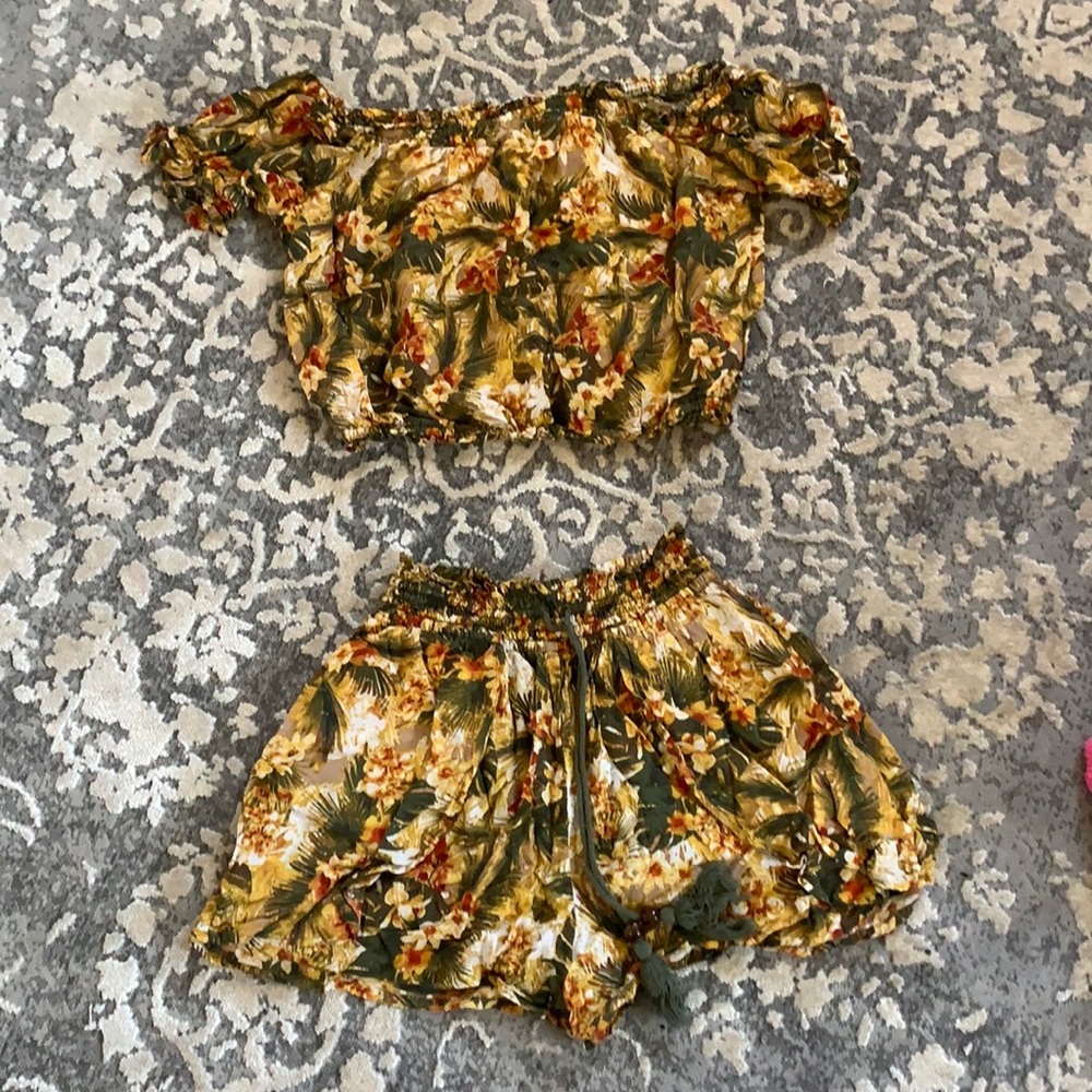 Two piece tropical print set